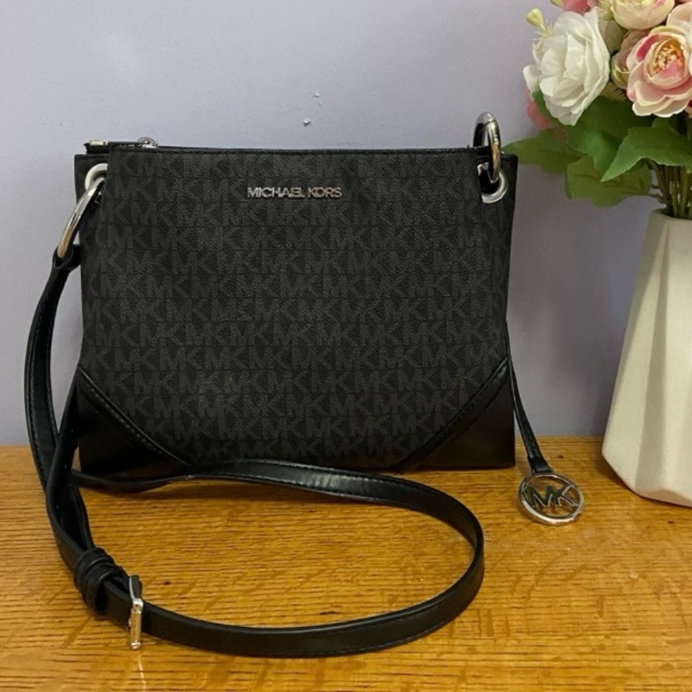 MICHAEL KORS Logo bag: Nicole Triple Compartment Crossbody